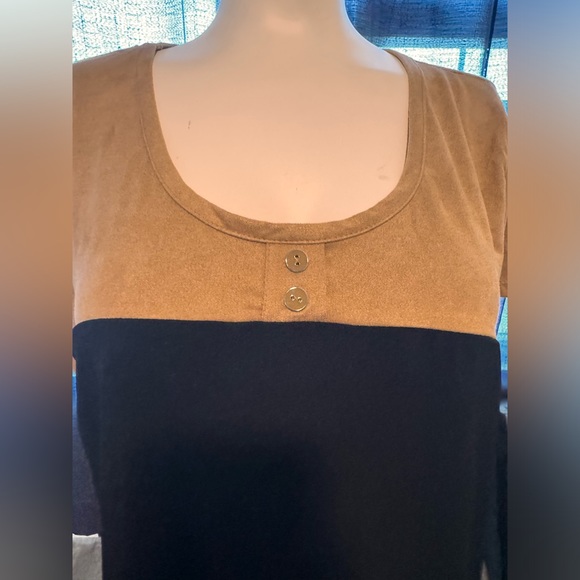 Sway and black blouse - Picture 5 of 5